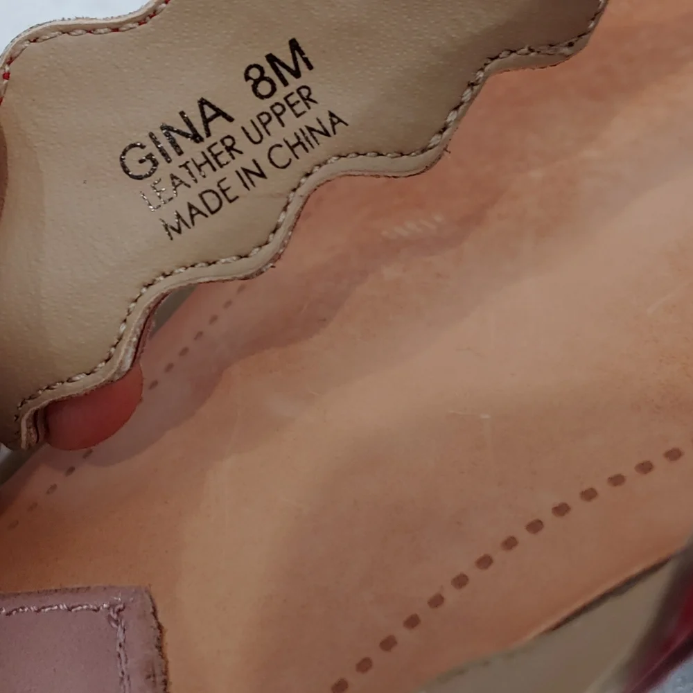 ISAAC MIZRAHI LEATHER GINA THONG SANDAL
